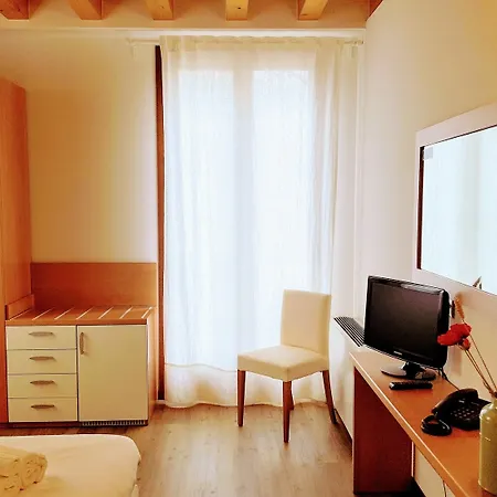 Otel Avanguardia